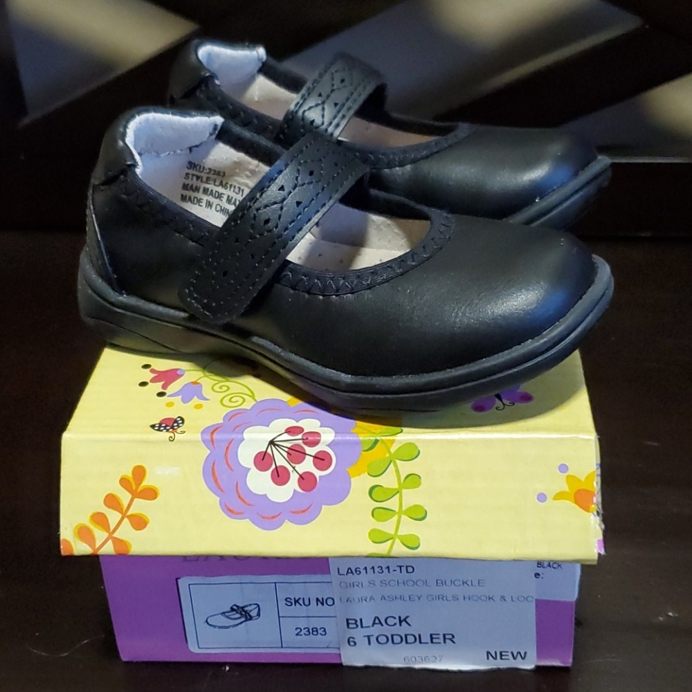 Girls Buckle Shoes